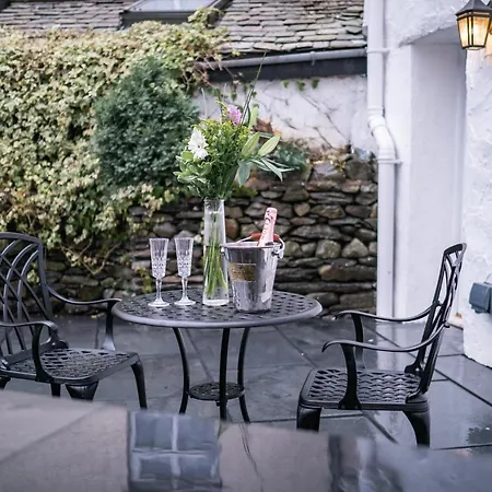 Guest house The White House Bowness-on-Windermere