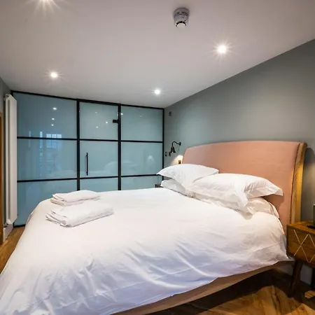 Guest house The White House 5*