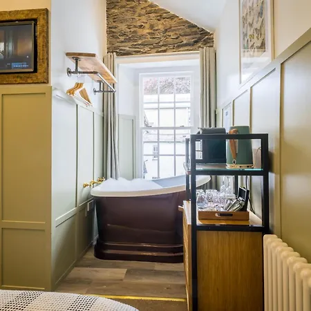 Guest house The White House 5*